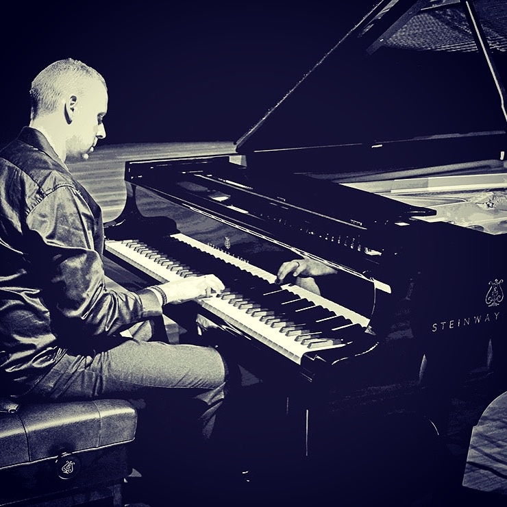 Justin James Piano Lessons Perth | electronics store | 37 Murray Rd, Bicton WA 6157, Australia | 0438382048 OR +61 438 382 048