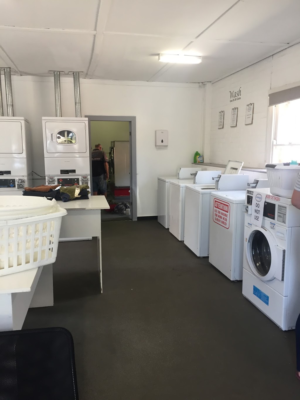 Laundry 2795 | 119 Lambert St, Bathurst NSW 2795, Australia | Phone: (02) 6332 2055