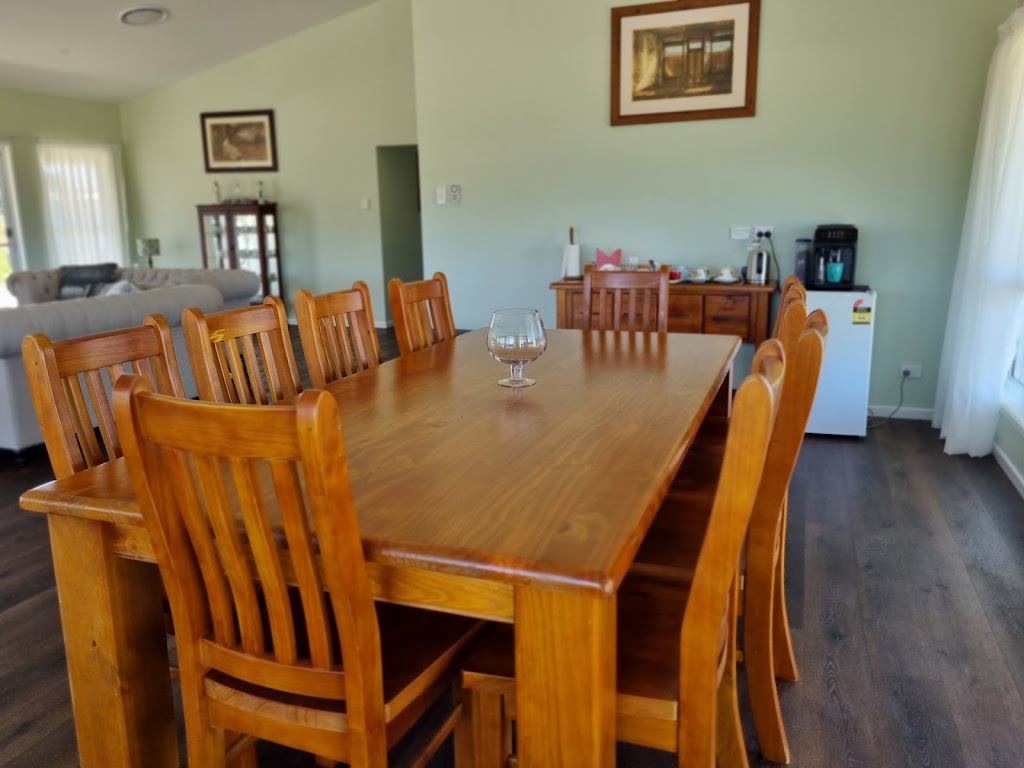 Cottonvale Country Lodge | 208 Thulimbah School Rd, Cottonvale QLD 4375, Australia | Phone: 0448 882 892