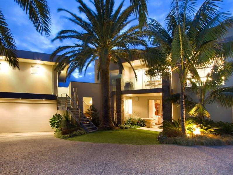 Kiss Me By The Sea | 2 Two Bays Cres, Mount Martha VIC 3934, Australia | Phone: 0422 818 922