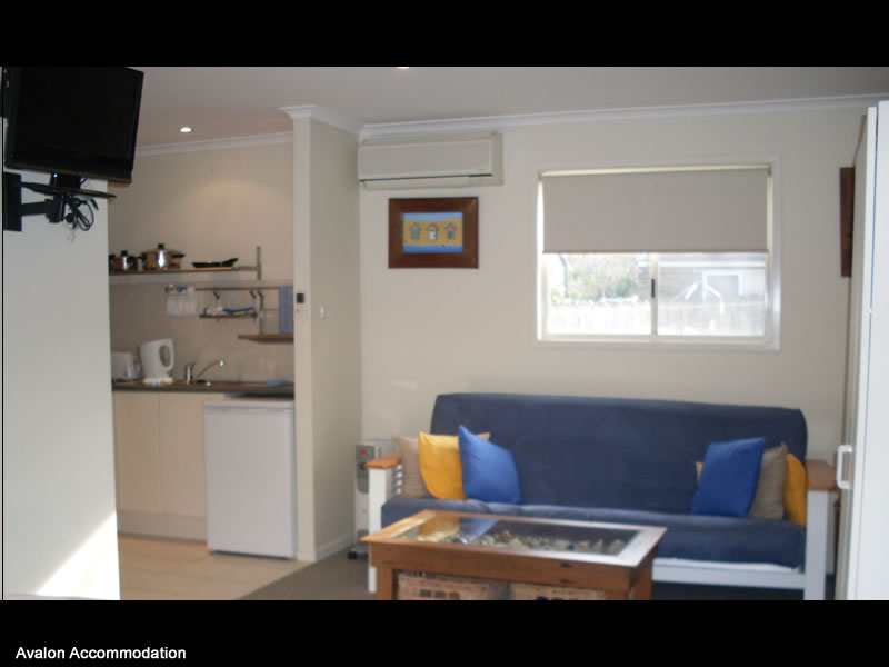 Avalon Accommodation | lodging | 22 Elaine Ave, Avalon Beach NSW 2107, Australia | 0299183669 OR +61 2 9918 3669