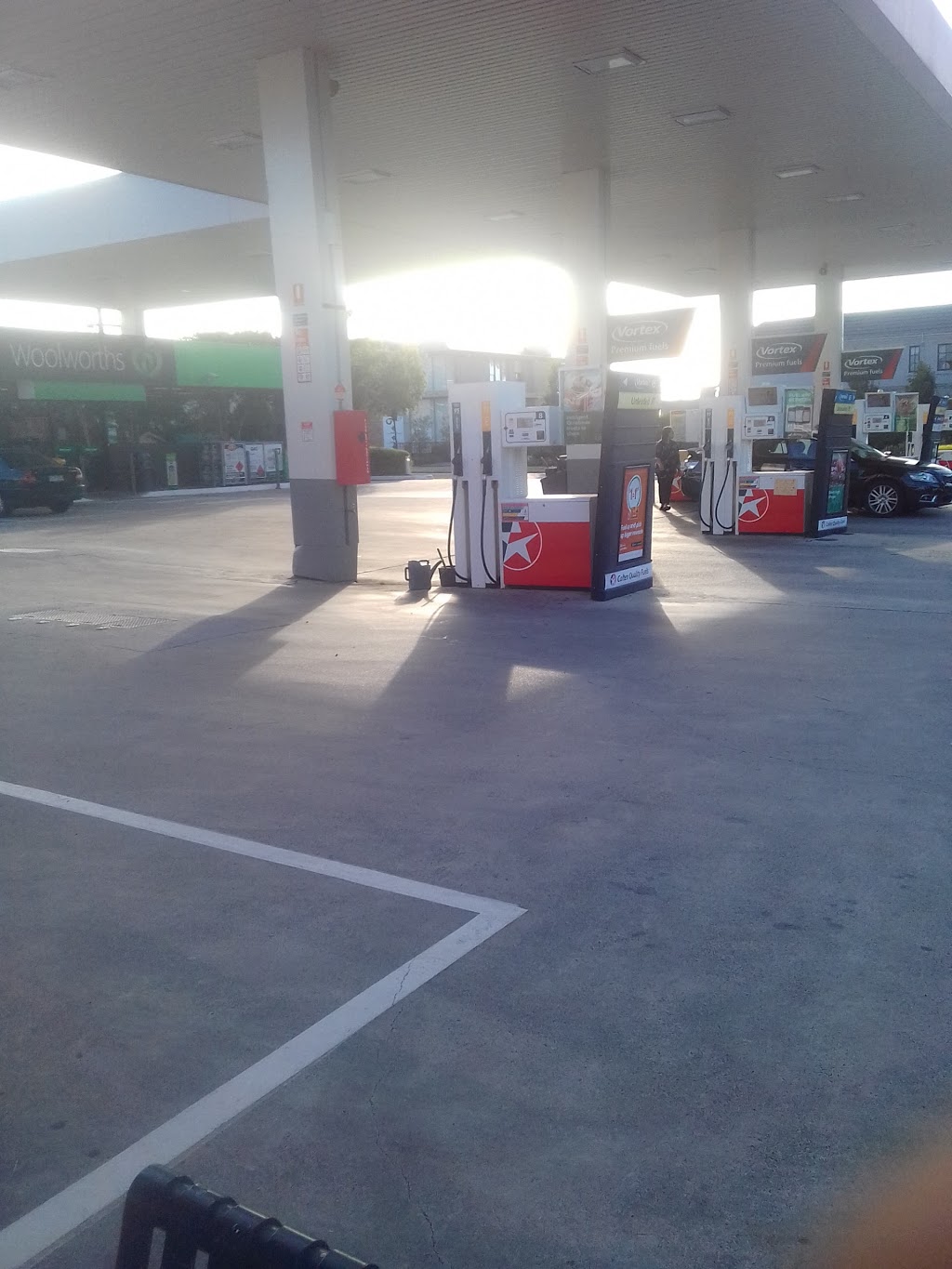 Caltex Woolworths | gas station | 676 High St Rd, Glen Waverley VIC 3150, Australia | 1300655055 OR +61 1300 655 055