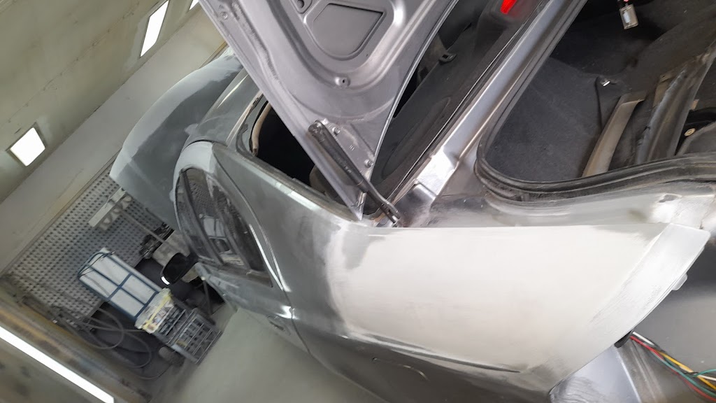 Kanwal Smash Repairs | Factory 15/14-16 Arizona Rd, Charmhaven NSW 2263, Australia | Phone: (02) 4392 2723