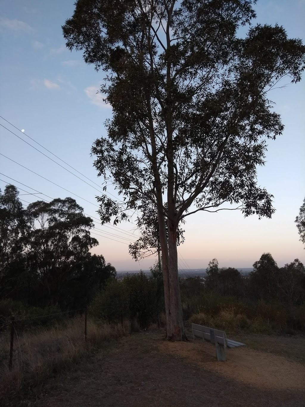 Moonrise Lookout | park | 75 Border Rd, Horsley Park NSW 2175, Australia | 0298957500 OR +61 2 9895 7500