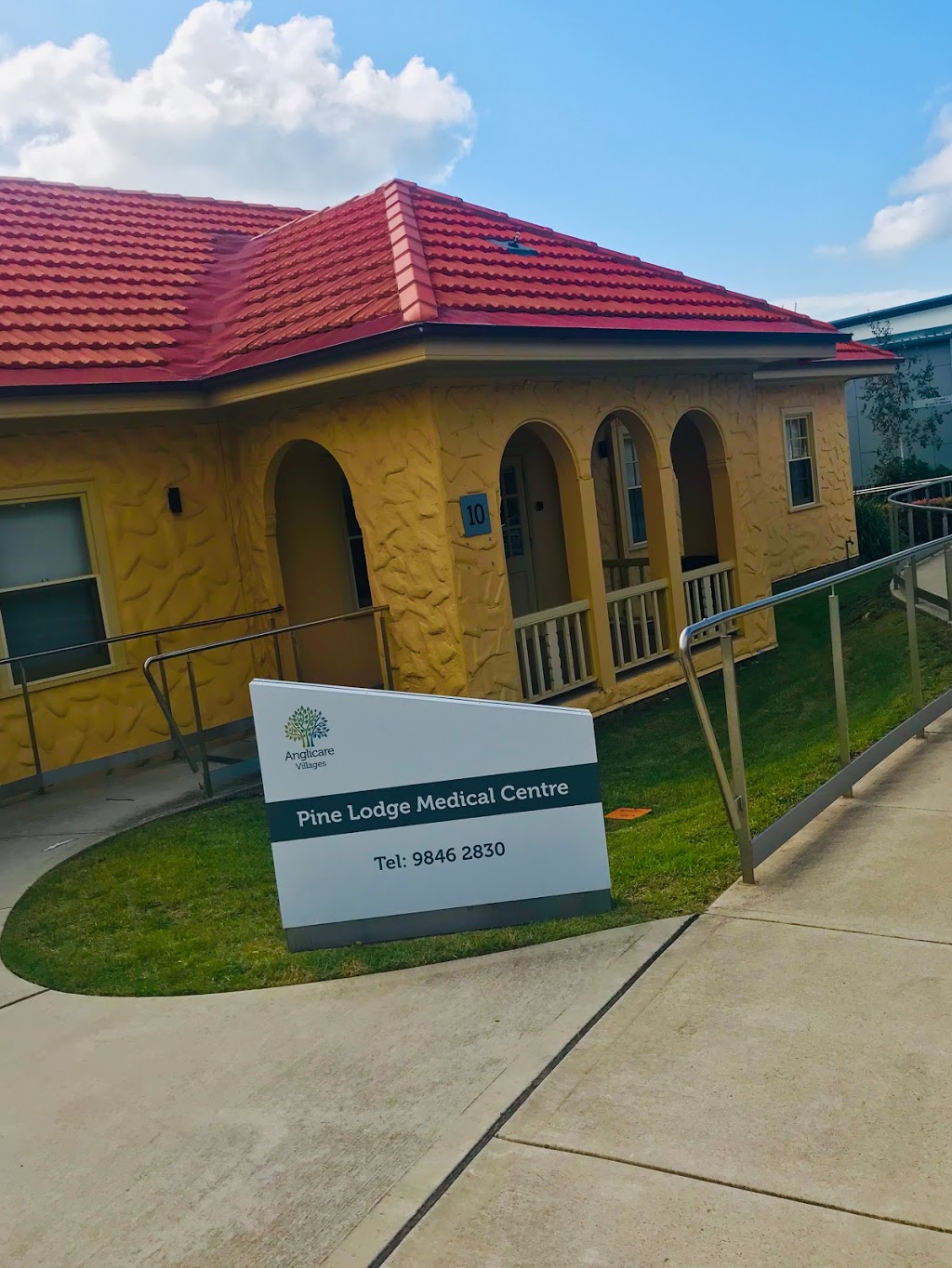 Pine Lodge Medical Centre | 10 Broughton Ave, Castle Hill NSW 2154, Australia | Phone: (02) 9846 2830