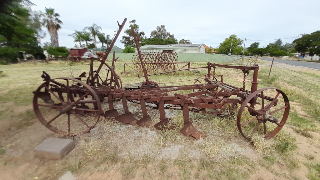 Eds Old Farm Machinery Museum | 53/55 Railway Parade, Henty NSW 2658, Australia | Phone: 0418 453 046