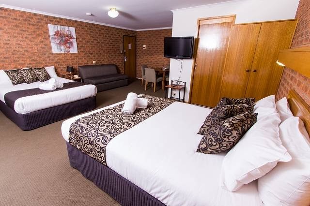 Advance Motel | lodging | 55 Parfitt Rd, Wangaratta VIC 3677, Australia | 0357219100 OR +61 3 5721 9100