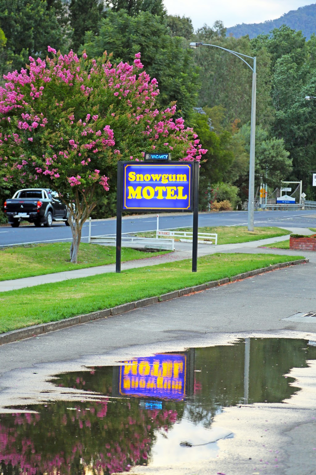 Snowgum Motel | lodging | 245-247 Kiewa Valley Highway, Mount Beauty VIC 3699, Australia | 0357544508 OR +61 3 5754 4508