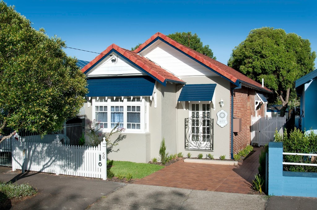 Cooks Hill Chalets - The Grande Chalet | lodging | 50 Dawson St, Cooks Hill NSW 2300, Australia | 0477400100 OR +61 477 400 100