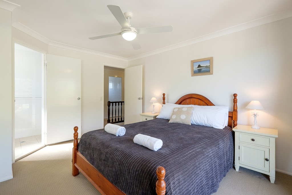 Surf Song | lodging | 28 George Nothling Dr, Point Lookout QLD 4183, Australia | 0456622634 OR +61 456 622 634