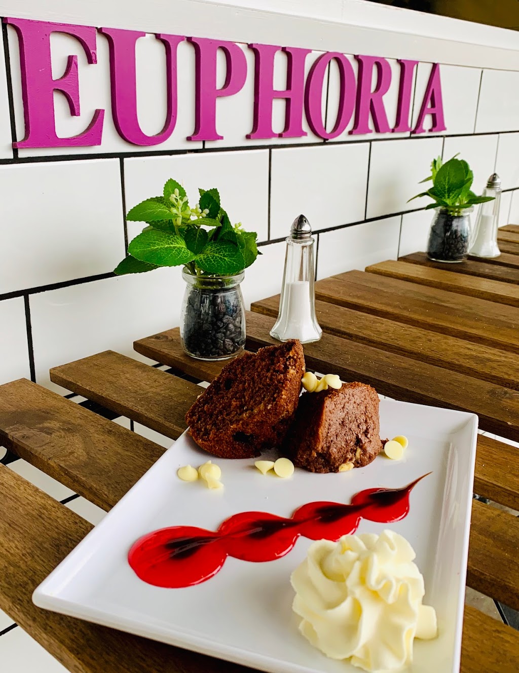 Euphoria Cafe | cafe | 1017 Anzac Ave, Petrie QLD 4502, Australia | 0439253417 OR +61 439 253 417