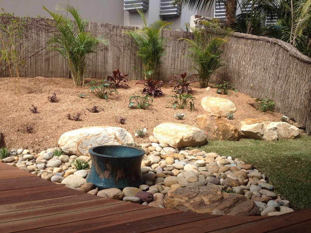 into landscapes | general contractor | 21 Shallow Bay Rd, Coomba Bay NSW 2428, Australia | 0433649459 OR +61 433 649 459