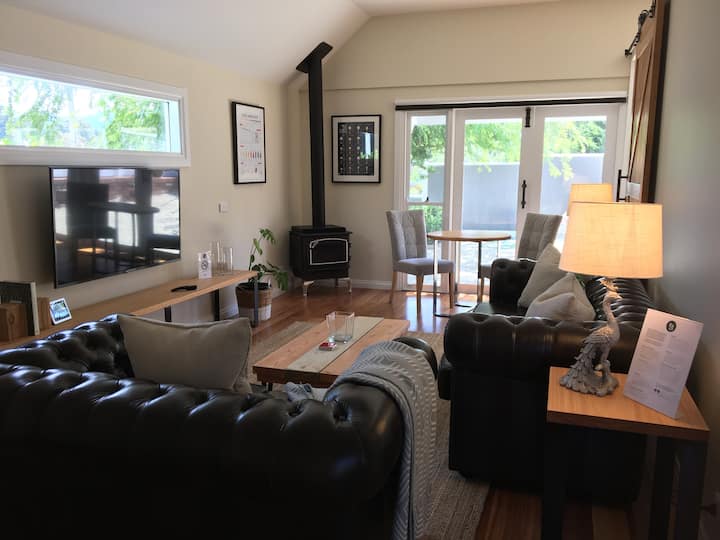 Healesdale House | 23d Brumfield Rd, Healesville VIC 3777, Australia | Phone: 0418 905 001