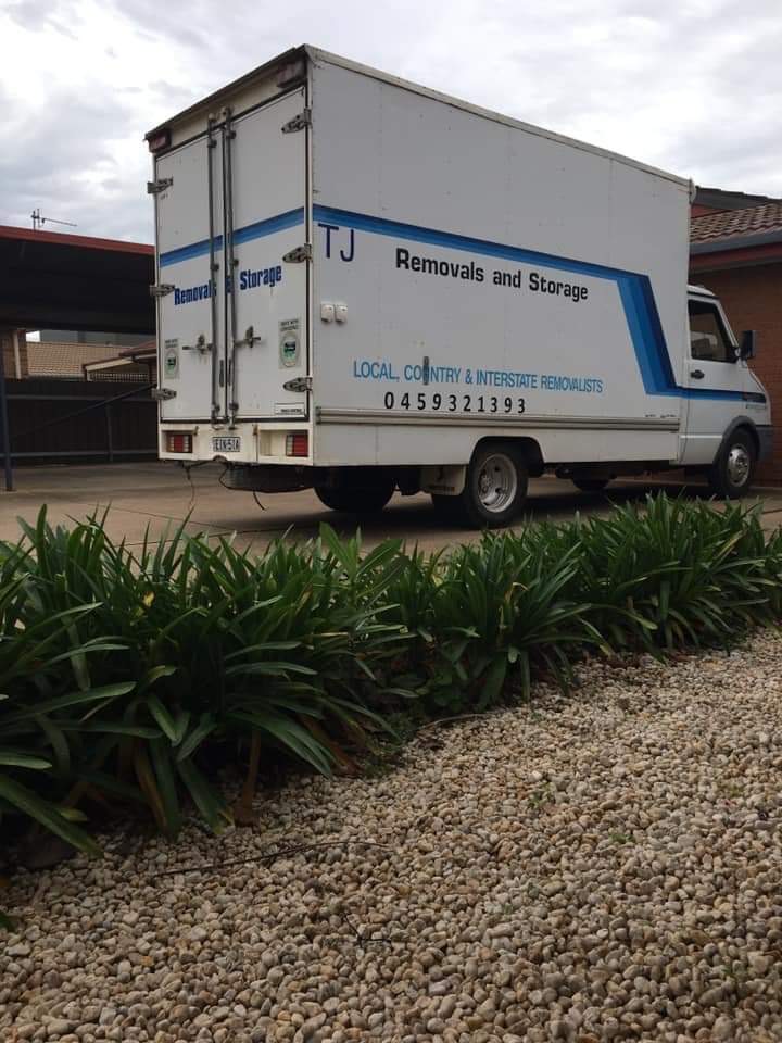 TJ Removals and Storage | 70 George St, Junee NSW 2663, Australia | Phone: 0459 321 393