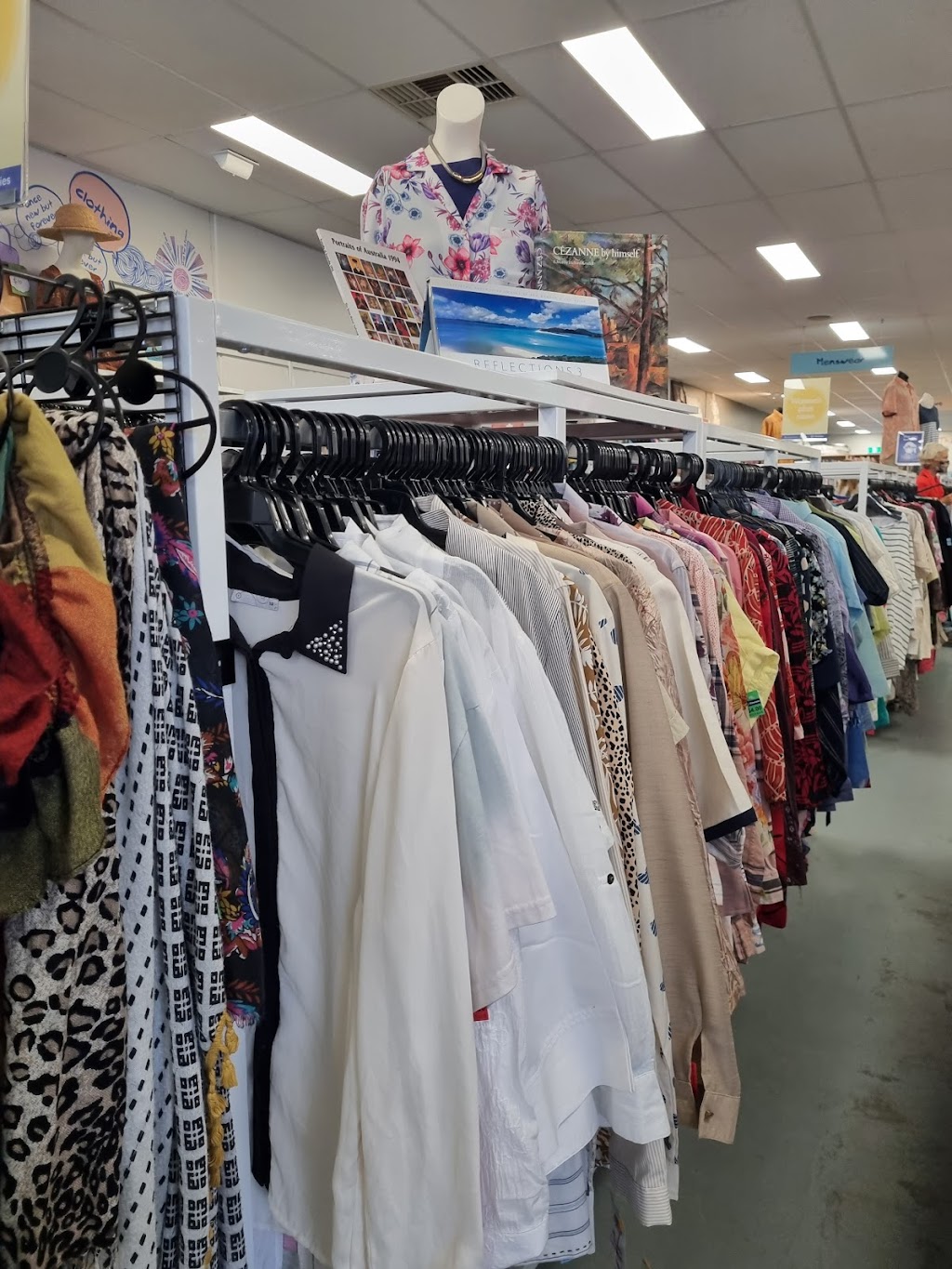 Vinnies Wendouree | store | 1253 Howitt Street, Wendouree VIC 3355, Australia | 0353394817 OR +61 3 5339 4817