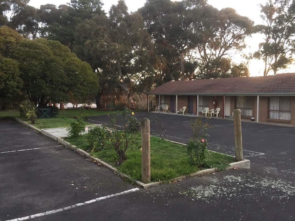 Woodmanshill Motel | 9503 Western Hwy, Ballarat VIC 3352, Australia | Phone: (03) 5334 7202