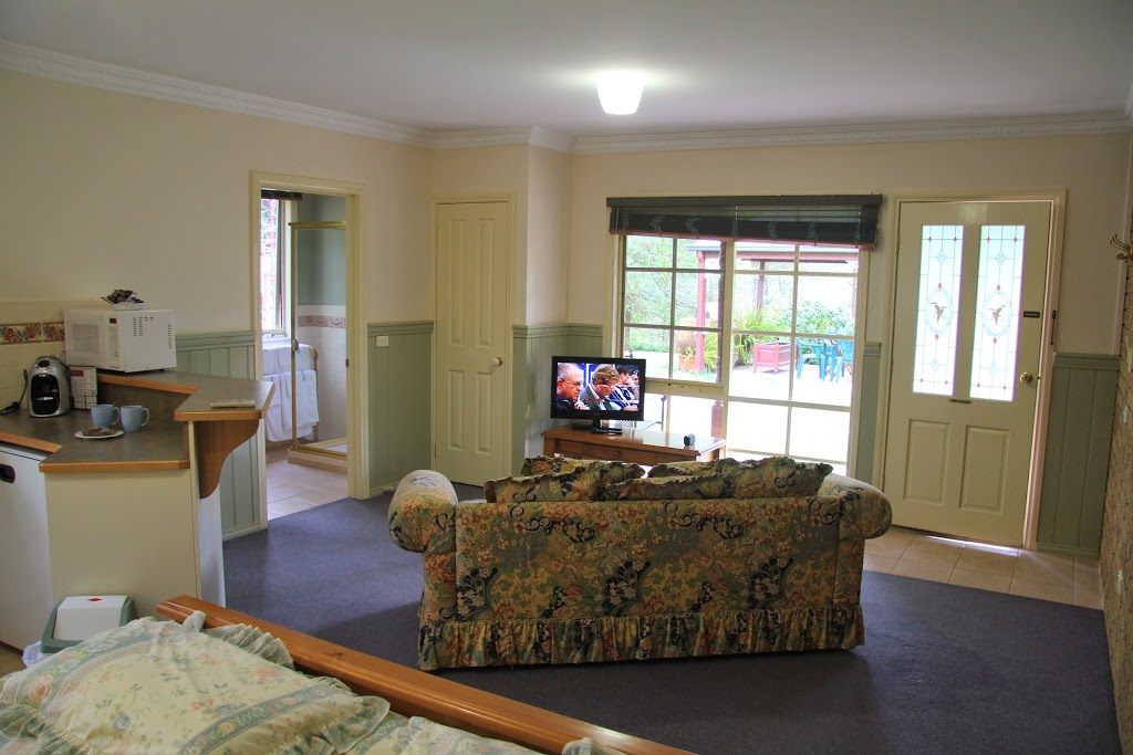 Fernglade on Menzies | lodging | 11 Caroline Cres, Emerald VIC 3782, Australia | 0359682228 OR +61 3 5968 2228