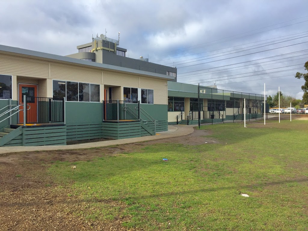 Pinewood Primary School | school | 27-35 Pinewood Dr, Mount Waverley VIC 3149, Australia | 0388473200 OR +61 3 8847 3200