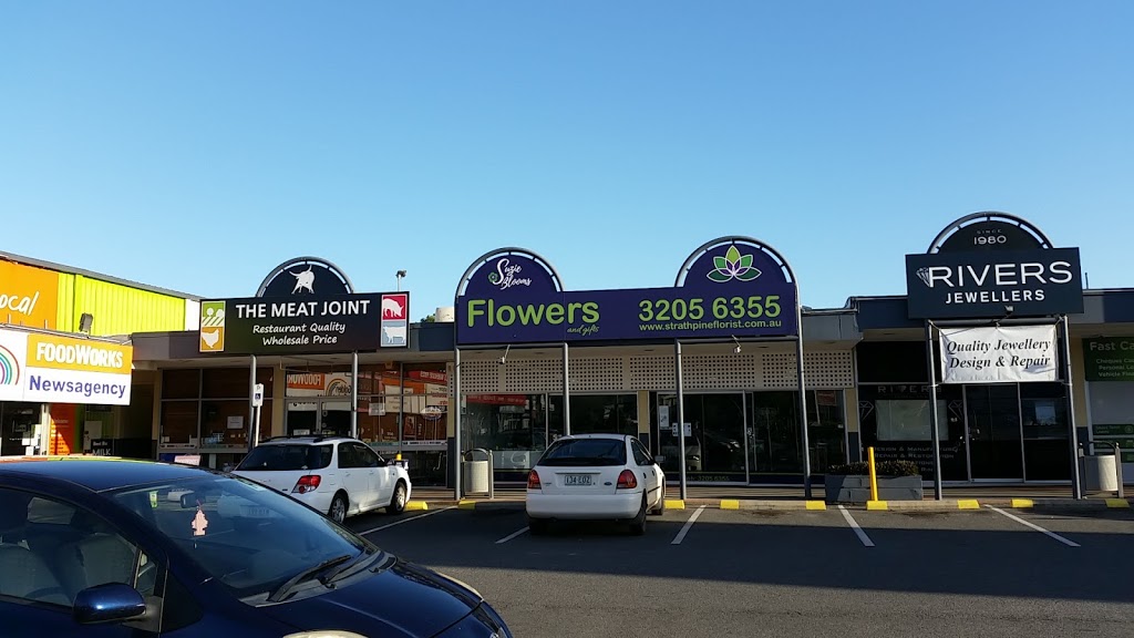 Strathpine Florist - Suzie Blooms | florist | shop 11, Strathpine Plaza, 445-451 Gympie Road, Strathpine QLD 4500, Australia | 0732056355 OR +61 7 3205 6355