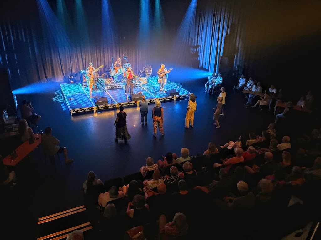 Beryl Jane Flett Studio | 33 Manning River Dr, Taree NSW 2430, Australia | Phone: (02) 7955 7073