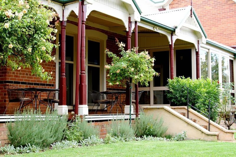 Carlyle House Rutherglen | 147 High St, Rutherglen VIC 3685, Australia | Phone: (02) 6032 8444