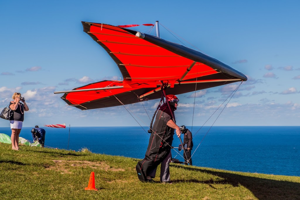 Hang gliding with HangglideOz | university | Bald Hill Reserve, Stanwell Tops NSW 2508, Australia | 0417939200 OR +61 417 939 200