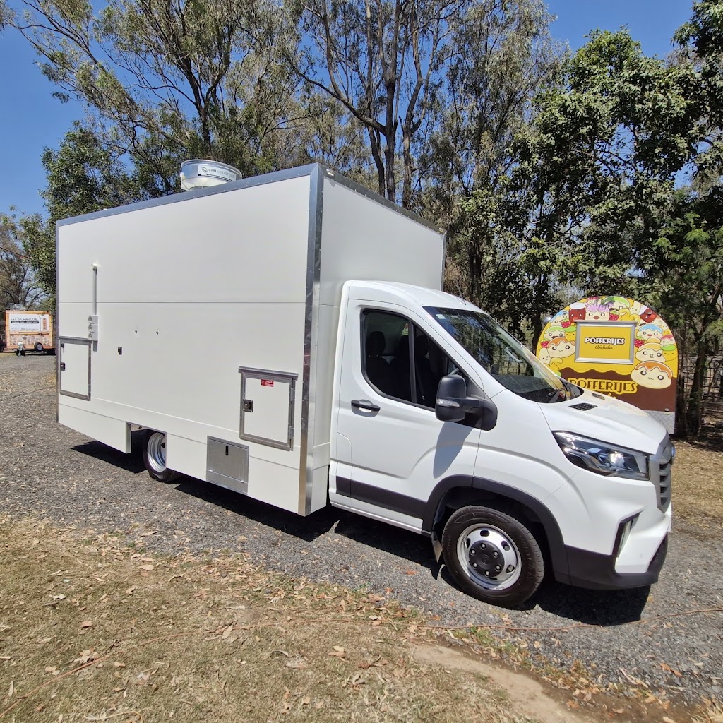 OLD SKOOL MOBILE CAR WASH & DETAILING | 12 Calendula Ct, Regency Downs QLD 4341, Australia | Phone: 0434 992 845