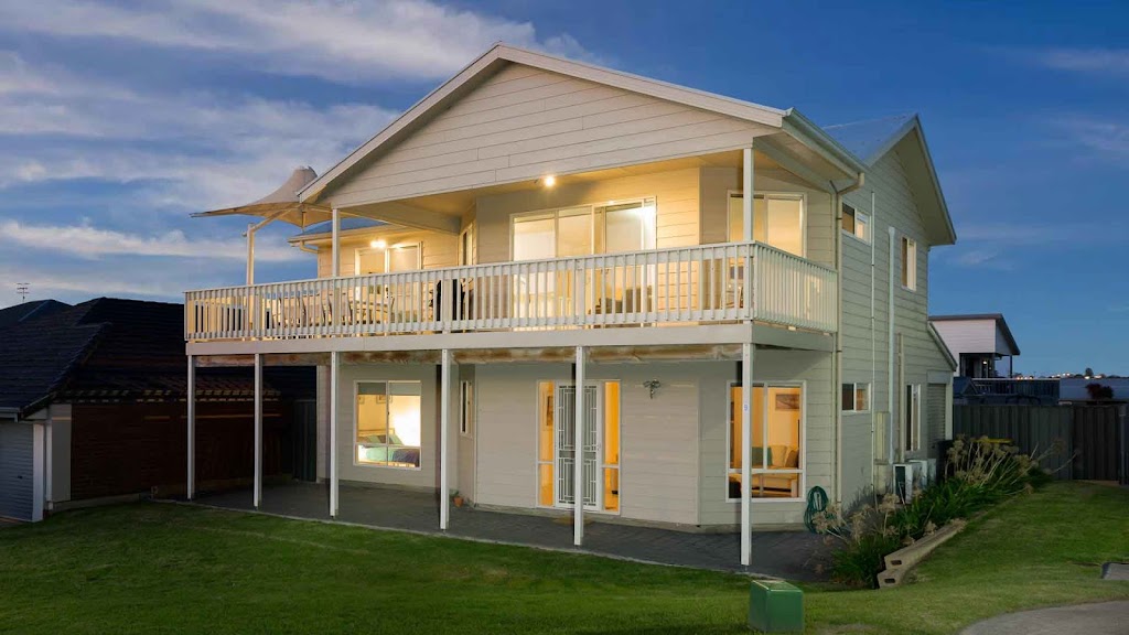 Rocks Beach House | 9 Butterfly Ct, Chiton SA 5211, Australia | Phone: (08) 8281 3686