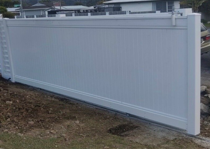 PVC Fencing Warehouse | general contractor | 5/2 Aliciajay Cct, Luscombe QLD 4207, Australia | 1800865300 OR +61 1800 865 300