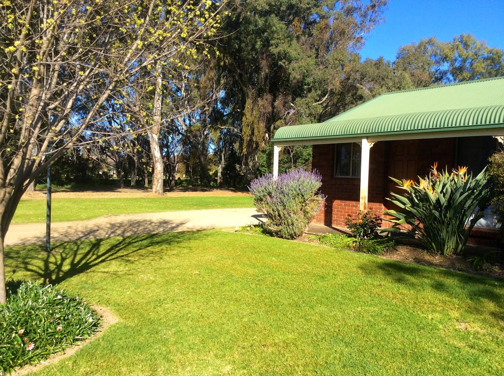 Greenways Holiday Units | lodging | 22-28 Cobram St, Tocumwal NSW 2714, Australia | 0358742882 OR +61 3 5874 2882