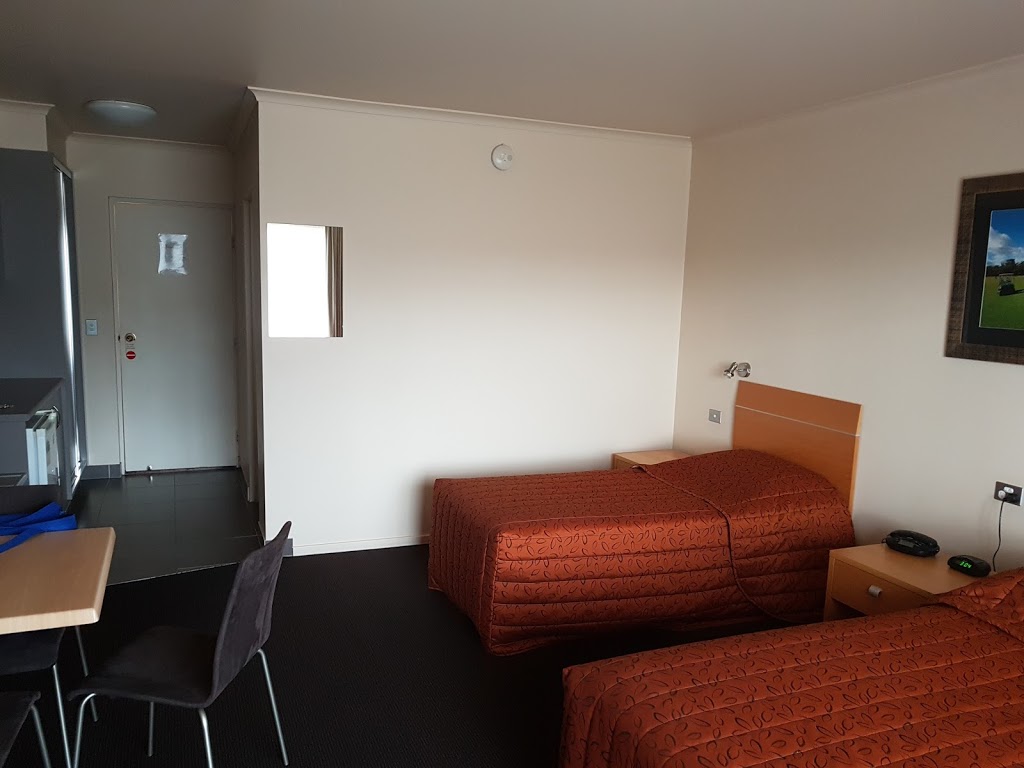 cluBarham Motel | lodging | 45 Murray St, Barham NSW 2732, Australia | 0354532900 OR +61 3 5453 2900
