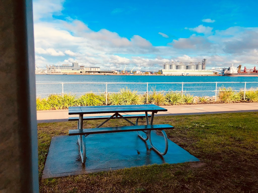 Port Hunter 16ft Sailing Skiff Club | 71 Hunter St, Stockton NSW 2295, Australia | Phone: 0468 531 144