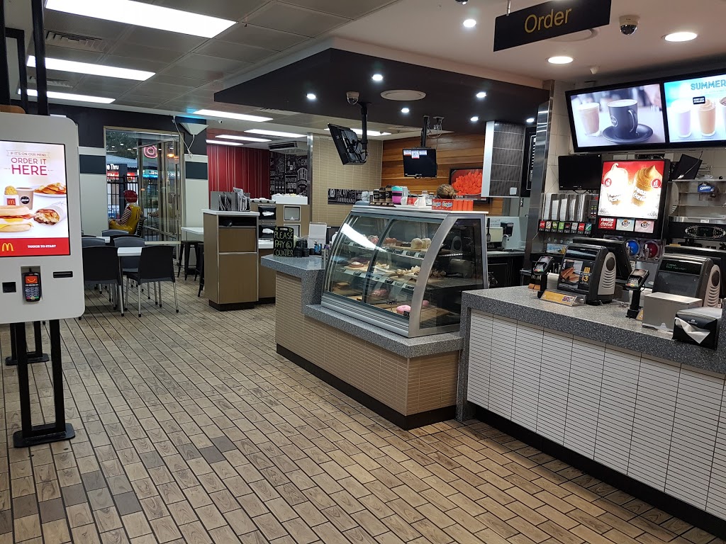 McDonalds Carina Heights | 349 Pine Mountain Rd, Carina Heights QLD 4152, Australia | Phone: (07) 3849 3240