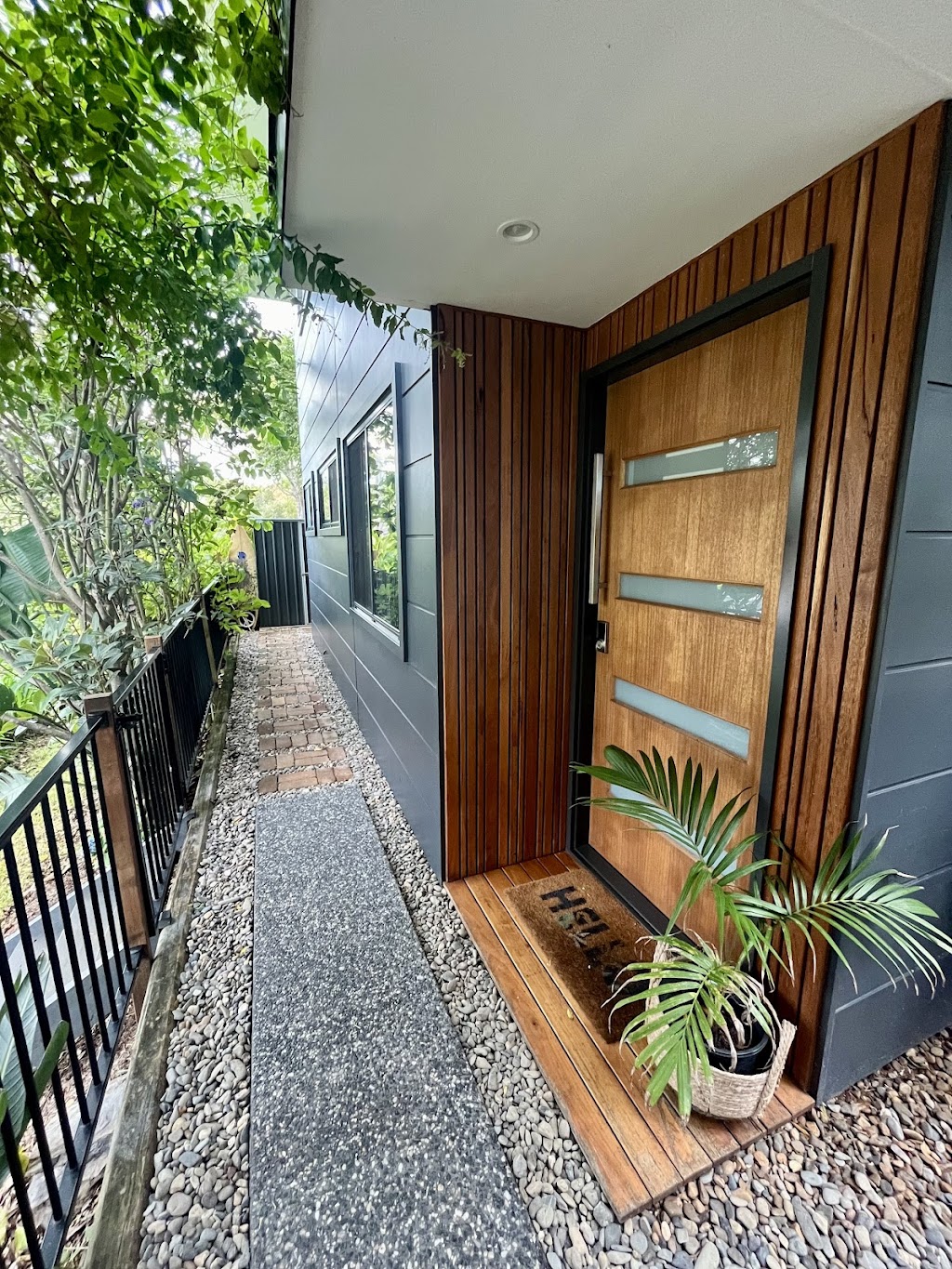 Sunnyside Studio | 7 Nelson St, Port Macquarie NSW 2444, Australia | Phone: 0423 072 663