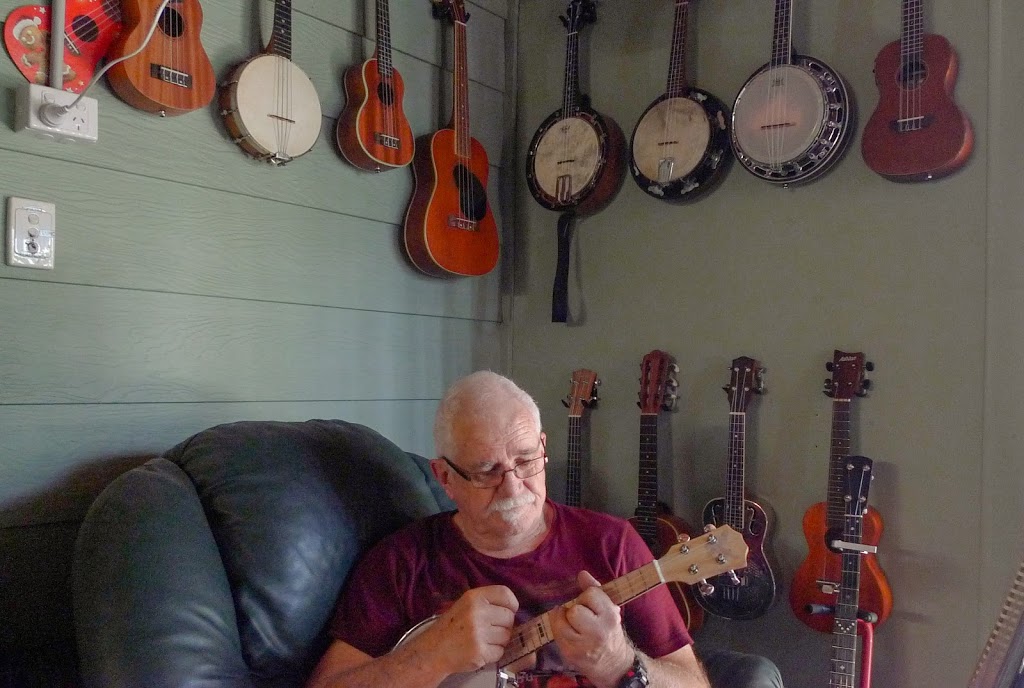 John Miner - Banjo, Guitar, Ukulele, Mandolin Repairs & Sales. | electronics store | 111 Cinderella Dr, Springwood QLD 4127, Australia | 0421046273 OR +61 421 046 273