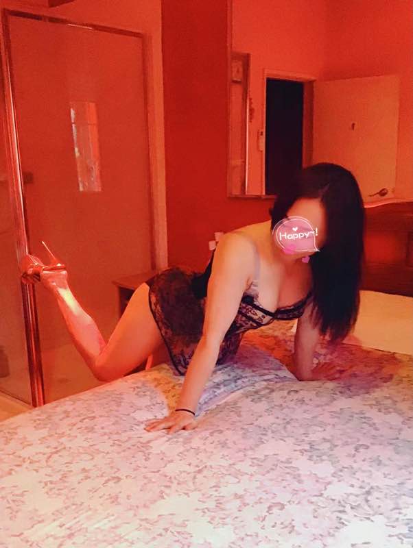 Bathurst Brothel | 8 Kirkcaldy St, South Bathurst NSW 2795, Australia | Phone: 0493 770 706