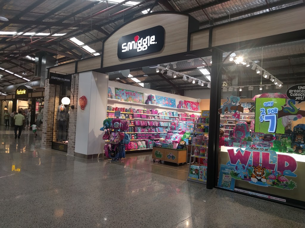 Smiggle | store | Shop 21 Fashion Spree W, F/5 Viscount Pl, Warwick Farm NSW 2170, Australia | 0296010048 OR +61 2 9601 0048
