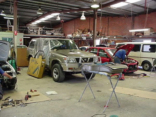 Cleeland Body Works | car repair | 82 Carroll Rd, Oakleigh South VIC 3167, Australia | 0395455559 OR +61 3 9545 5559