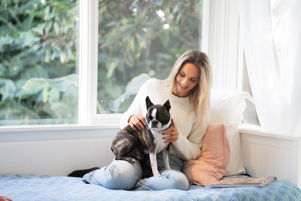 The White House Metung - Luxury Accommodation | 27 Christmas St, Metung VIC 3904, Australia | Phone: 0410 633 072