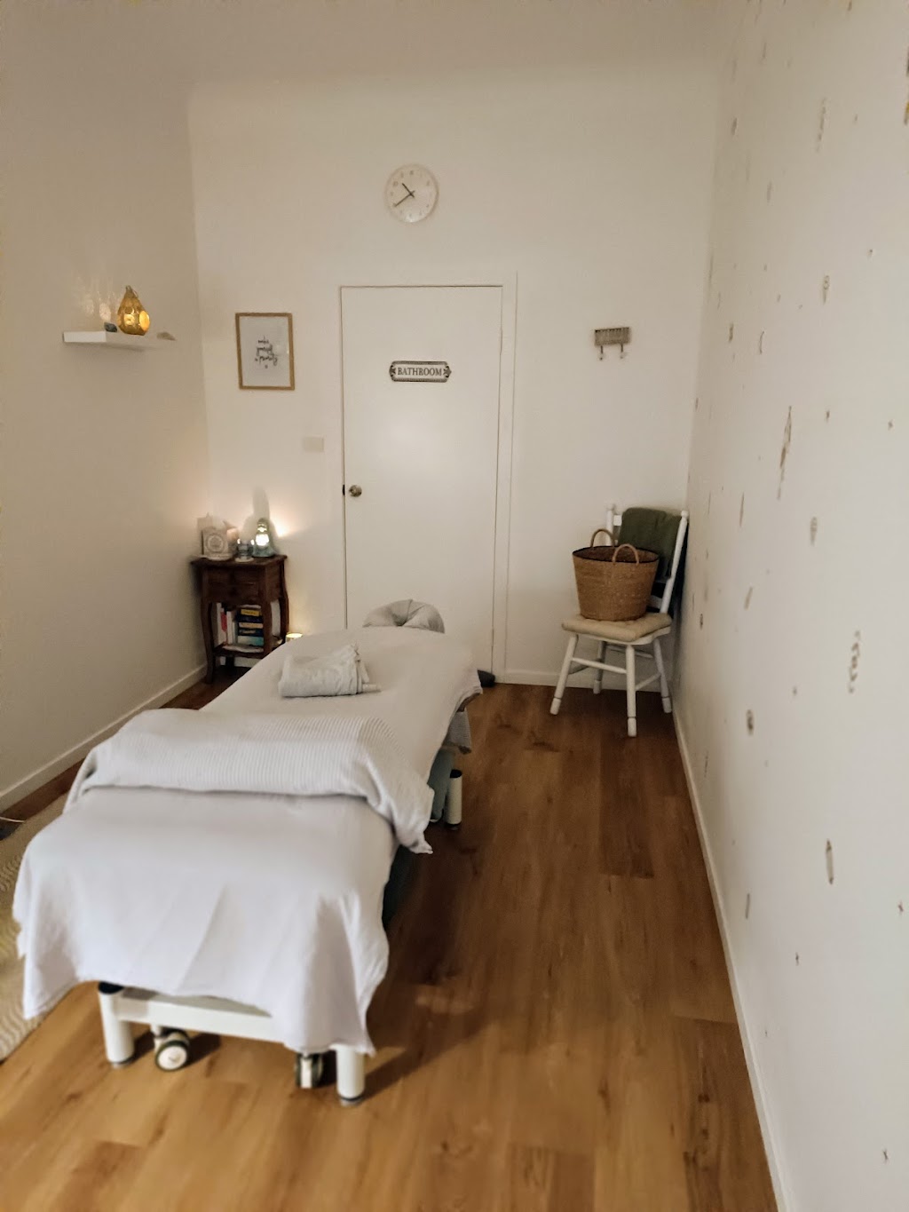 Rebecca Winter Trigger Point and Remedial Massage Therapist | 15 Morley Ave, Bateau Bay NSW 2261, Australia | Phone: 0450 655 332