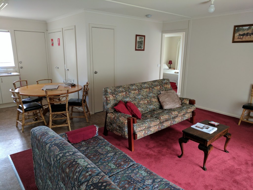Cozucan Self Contained Accomodation | 63 Great Alpine Rd, Bruthen VIC 3885, Australia | Phone: 0407 024 537