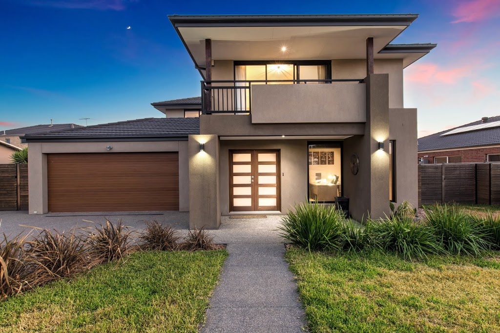 First National Real Estate D&K | real estate agency | 17/13-15 Caroline Springs Blvd, Caroline Springs VIC 3023, Australia | 0396879777 OR +61 3 9687 9777