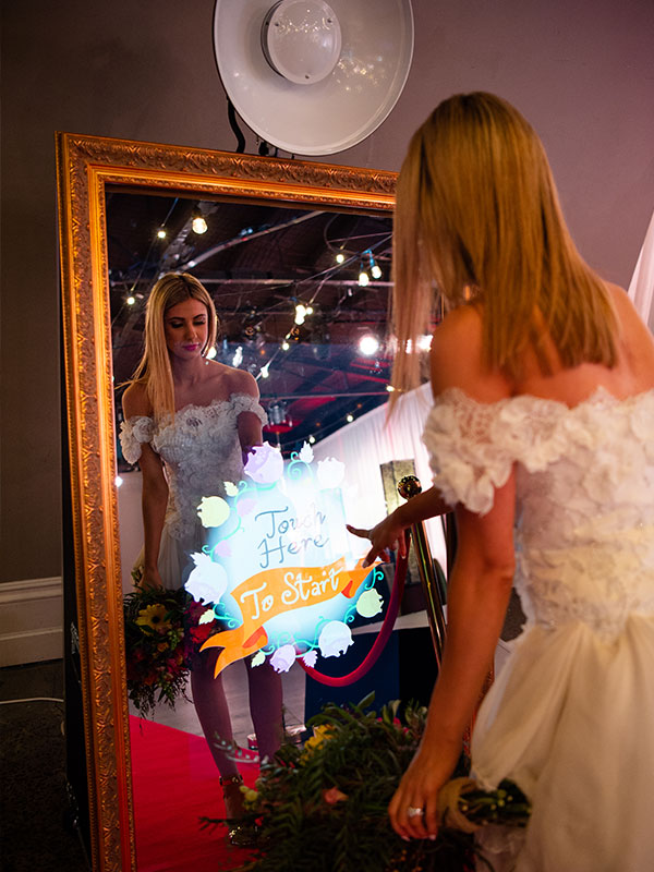 Mirror Photo Booth Melbourne | 31a Cambridge Rd, Mooroolbark VIC 3138, Australia | Phone: 0411 587 506