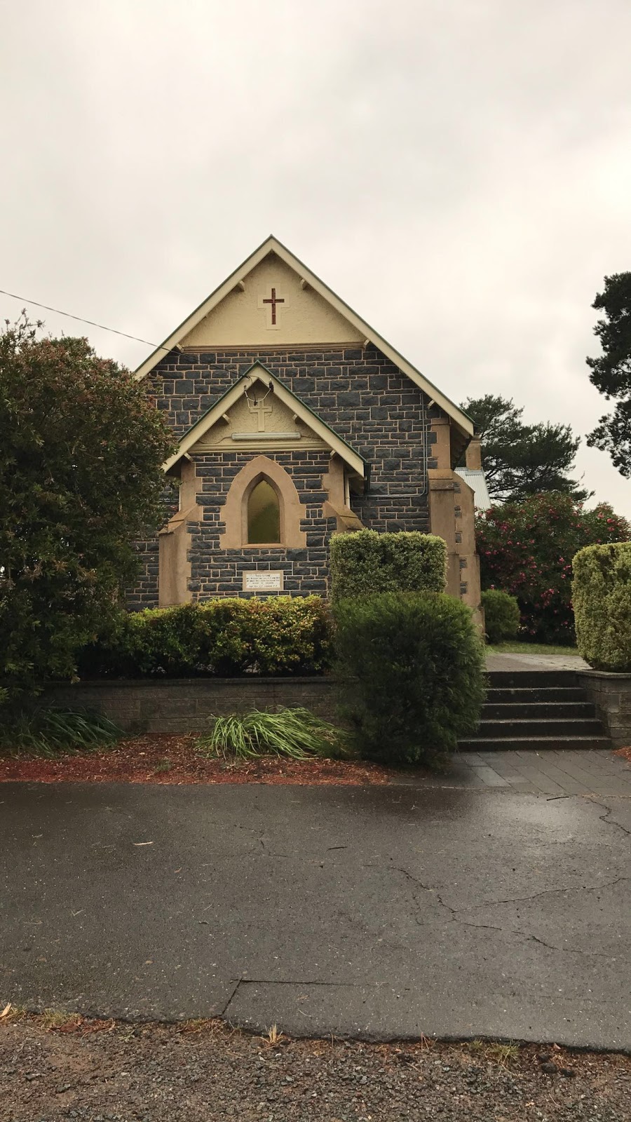 St. Francis Xavier’s Catholic Church | church | 220 Victoria St, Hall ACT 2618, Australia | 0262429622 OR +61 2 6242 9622