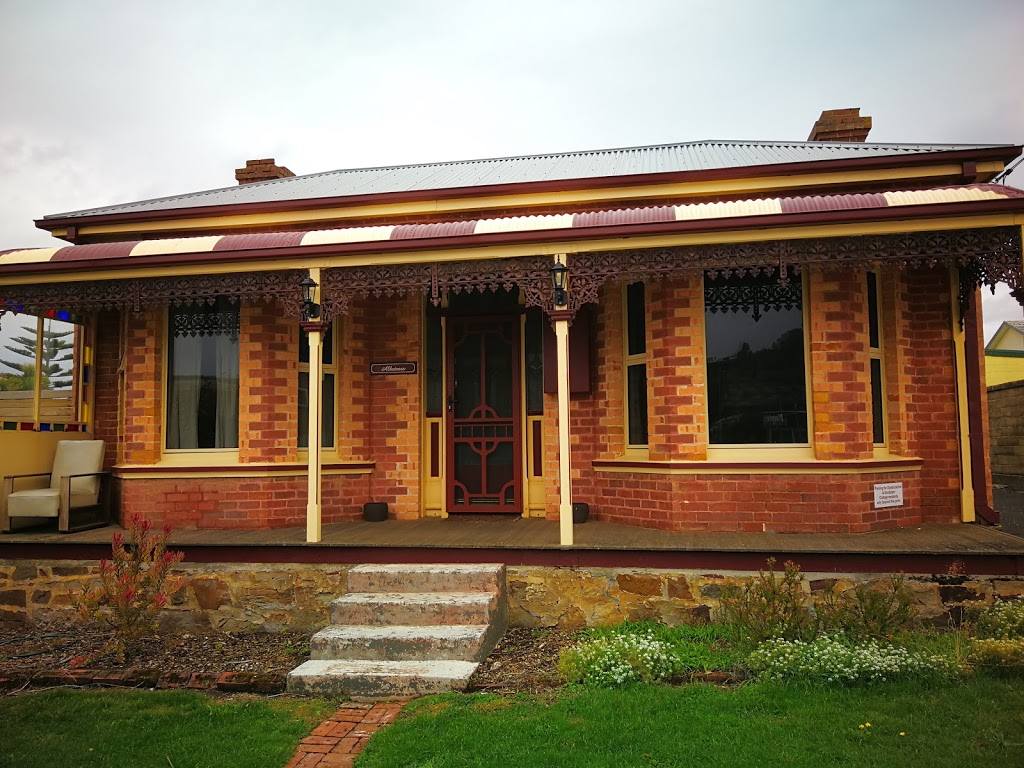 Cooee Beach Cottages | lodging | 82 Bass Hwy, Cooee TAS 7320, Australia | 0409574234 OR +61 409 574 234