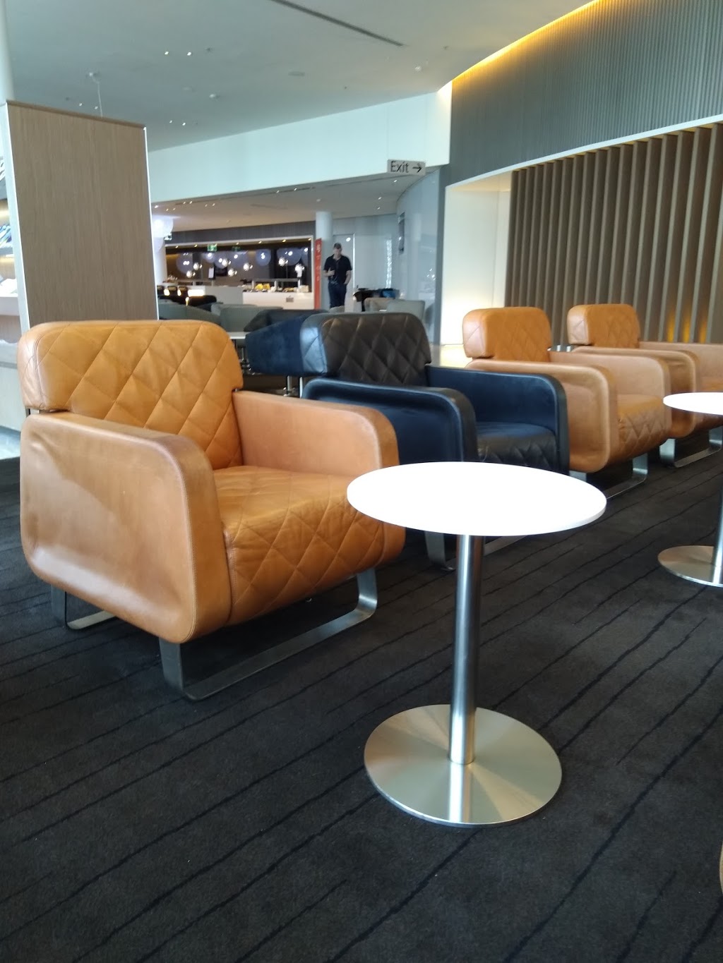 Qantas Business Lounge Canberra | Canberra Airport, Terminal Ave, Pialligo ACT 2609, Australia | Phone: 13 11 31