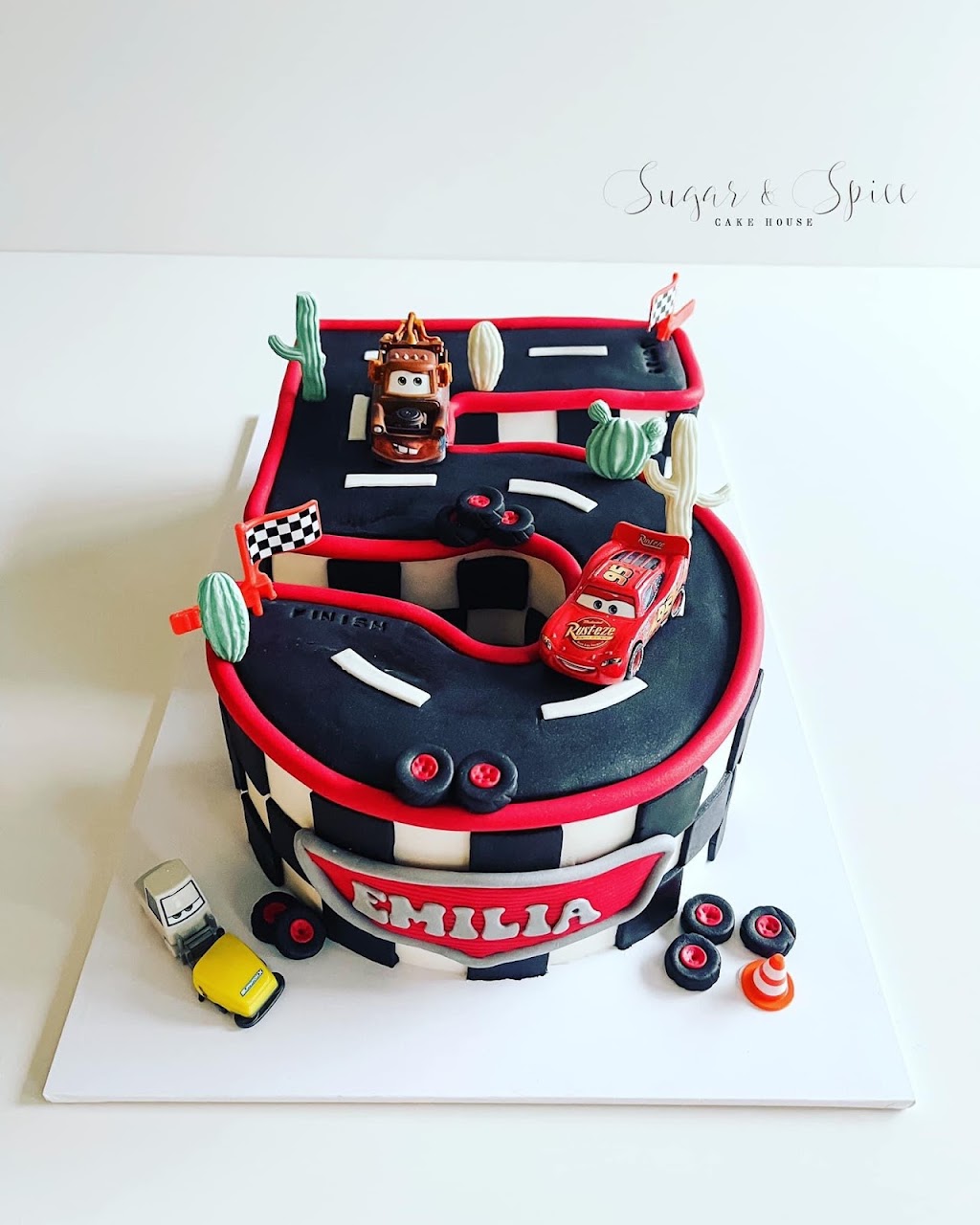 Sugar & Spice Cake House | 26 Ewan James Dr, Glenmore Park NSW 2745, Australia | Phone: 0416 319 485
