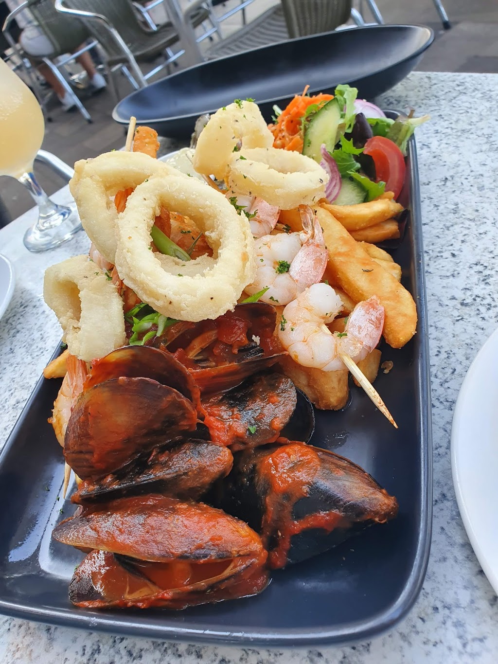 Geelong Waterfront Seafood&Grill Restaurant | restaurant | 2/6-8 Eastern, Beach Rd, Geelong VIC 3220, Australia | 0352228086 OR +61 3 5222 8086