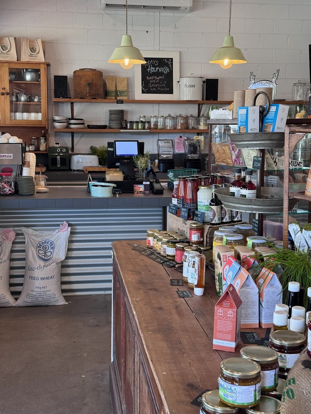 Harvest Organic Market & Cafe | 6607 Maroondah Hwy, Yarck VIC 3719, Australia | Phone: 0497 926 647