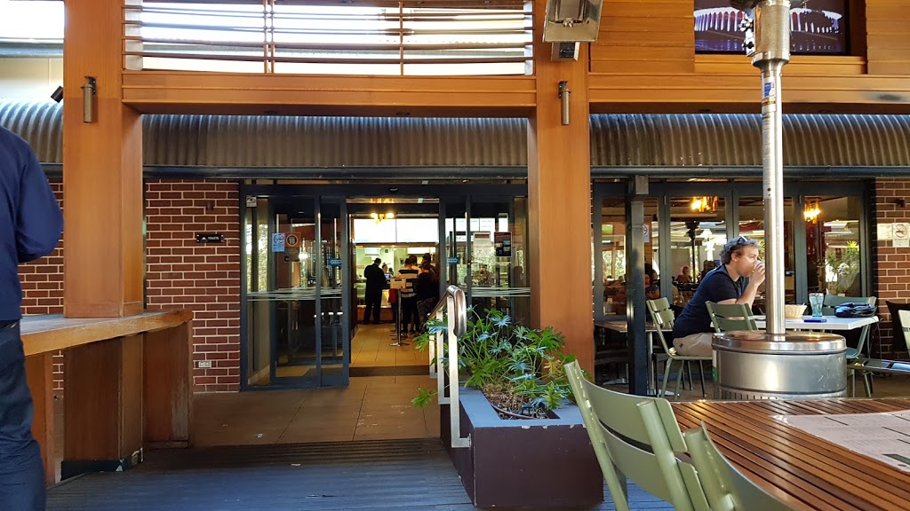 Terrey Hills Tavern | restaurant | 2 Aumuna Rd, Terrey Hills NSW 2084, Australia | 0294863343 OR +61 2 9486 3343